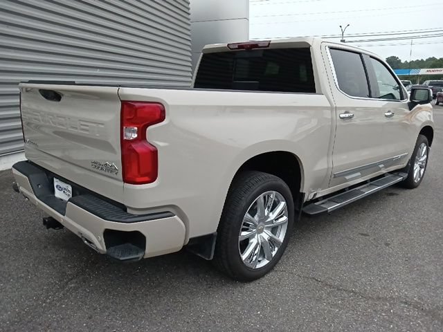Used 2026 Chevrolet Silverado 1500 High Country w/ High Country Premium Package AWD/4WD image 3