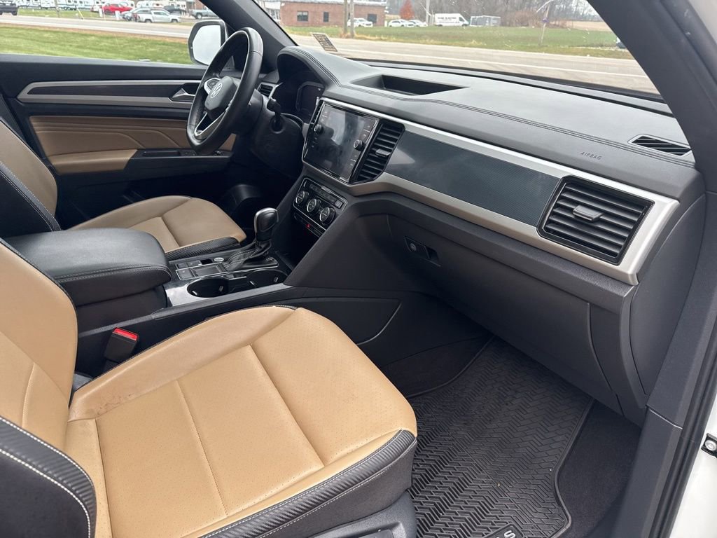 Used 2022 Volkswagen Atlas Cross Sport SE image 46