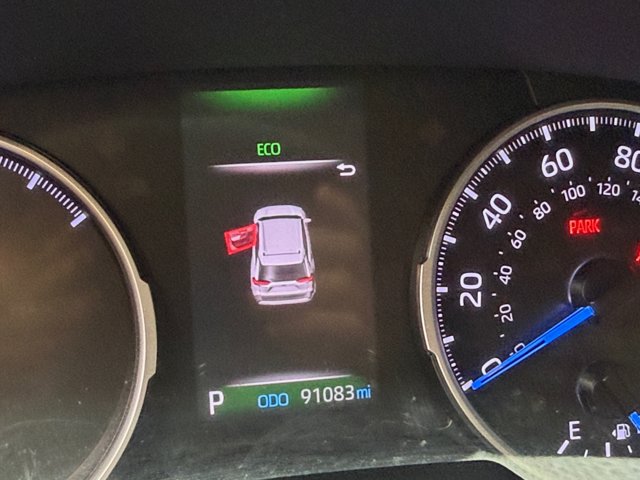 Used 2020 Toyota RAV4 LE w/ Carpet Mat Package AWD/4WD image 11