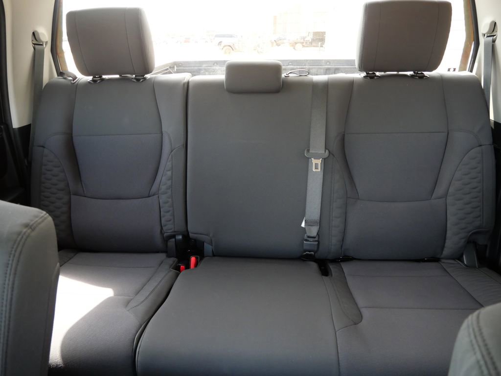 Used 2022 Toyota Tundra SR5 AWD/4WD image 15