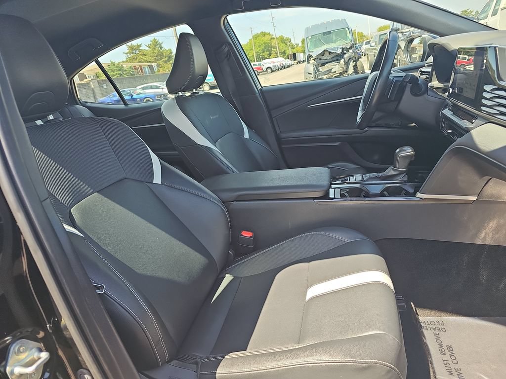 Used 2025 Toyota Camry SE FWD image 10