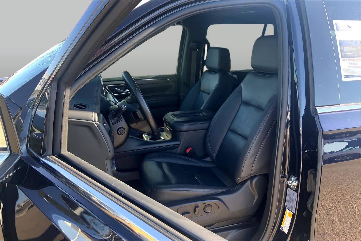 Used 2023 Chevrolet Tahoe LT w/ Luxury Package AWD/4WD image 8