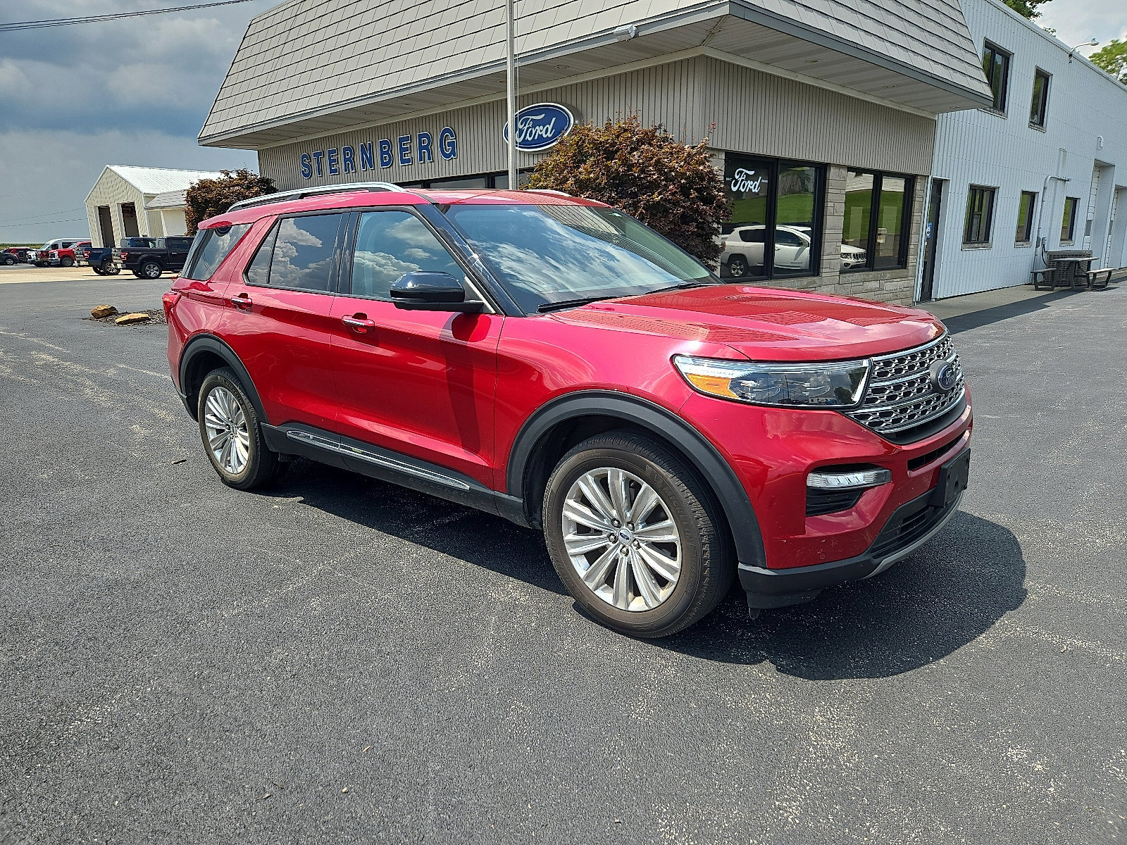 Certified 2023 Ford Explorer Limited w/ Limited Technology Package image 6