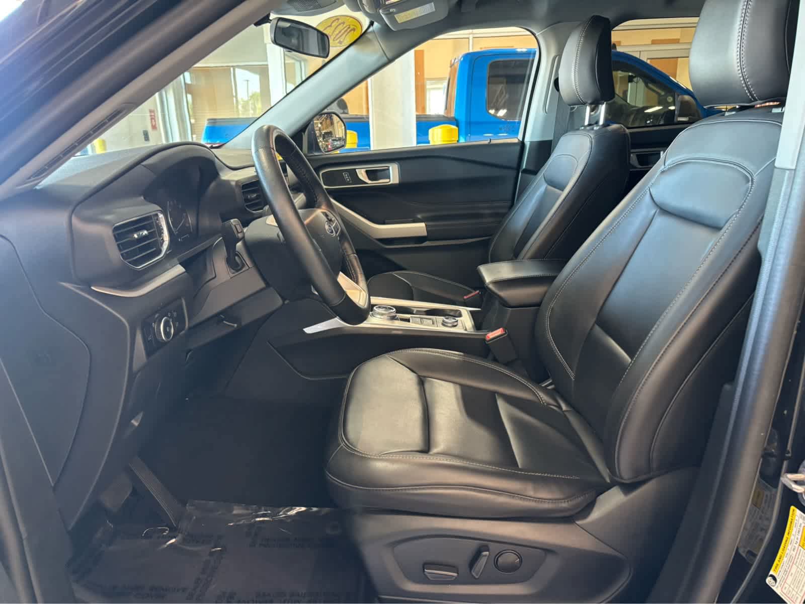 Certified 2023 Ford Explorer XLT w/ Equipment Group 202A AWD/4WD image 23