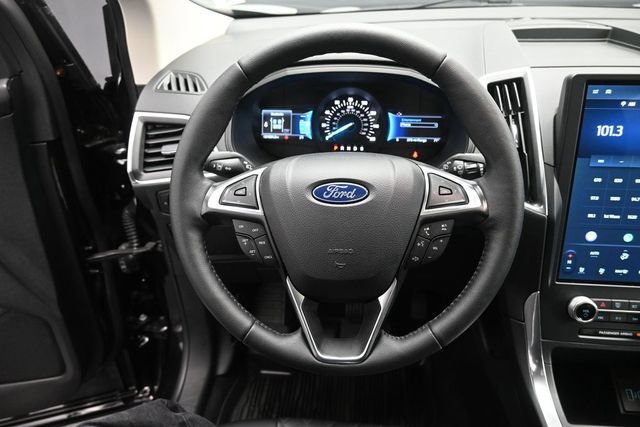 Certified 2024 Ford Edge Titanium AWD/4WD image 15