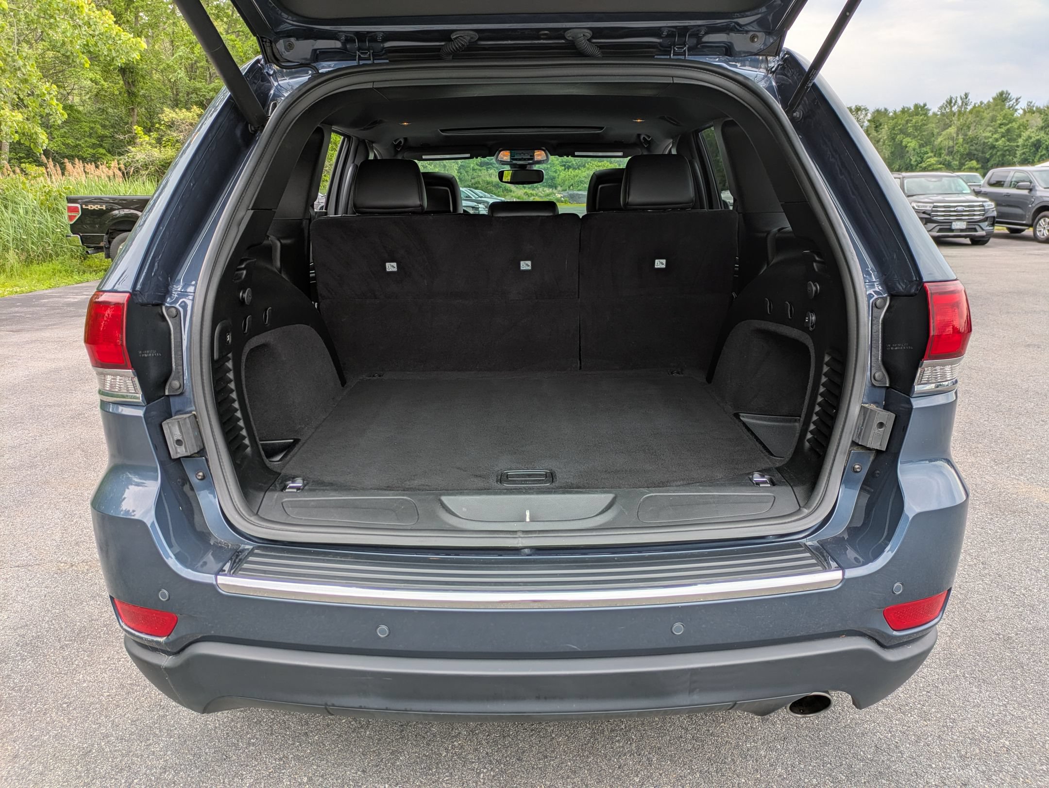 Used 2020 Jeep Grand Cherokee Limited w/ Premium Lighting Group AWD/4WD image 21