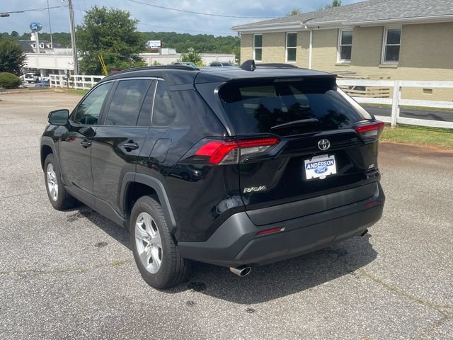Used 2020 Toyota RAV4 XLE FWD image 7