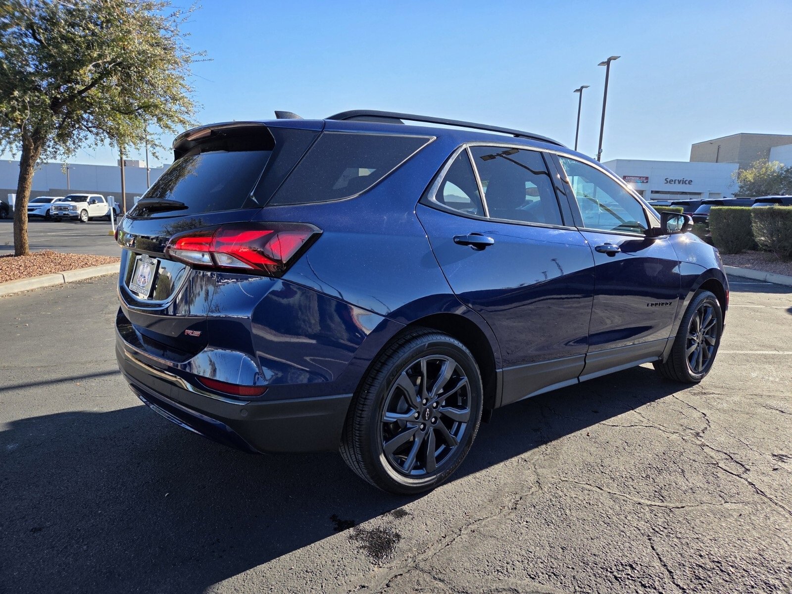 Used 2022 Chevrolet Equinox RS w/ Infotainment Package image 6