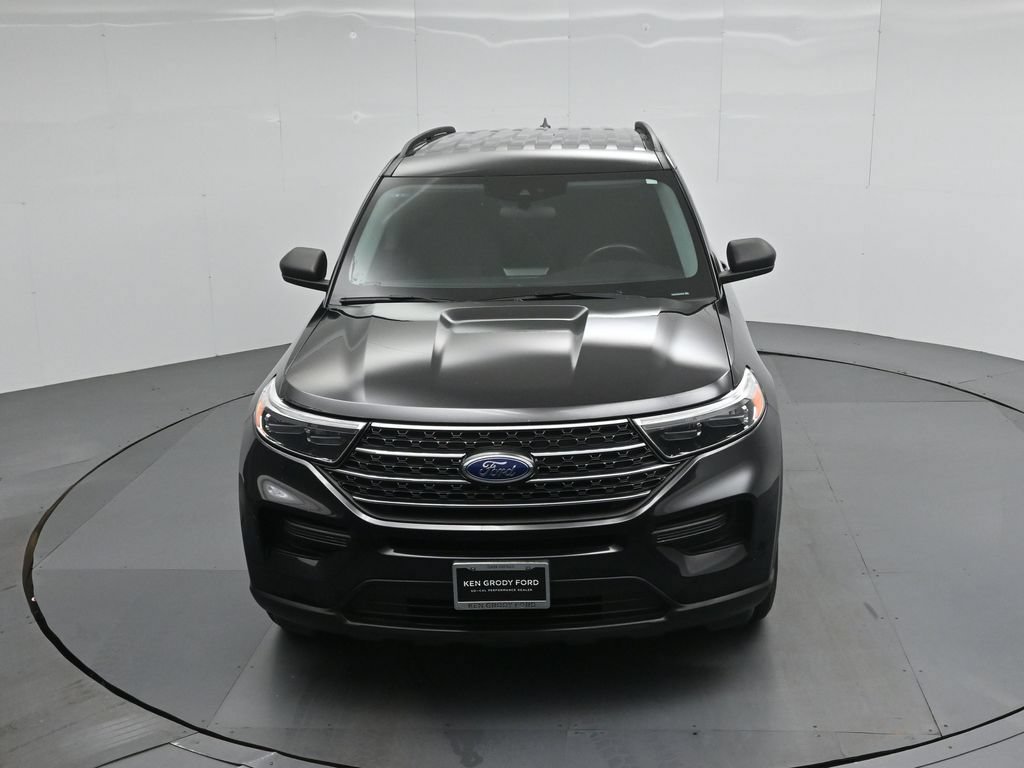 Certified 2024 Ford Explorer XLT RWD image 31