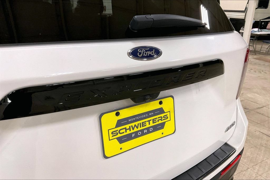 Certified 2023 Ford Explorer ST-Line AWD/4WD image 8