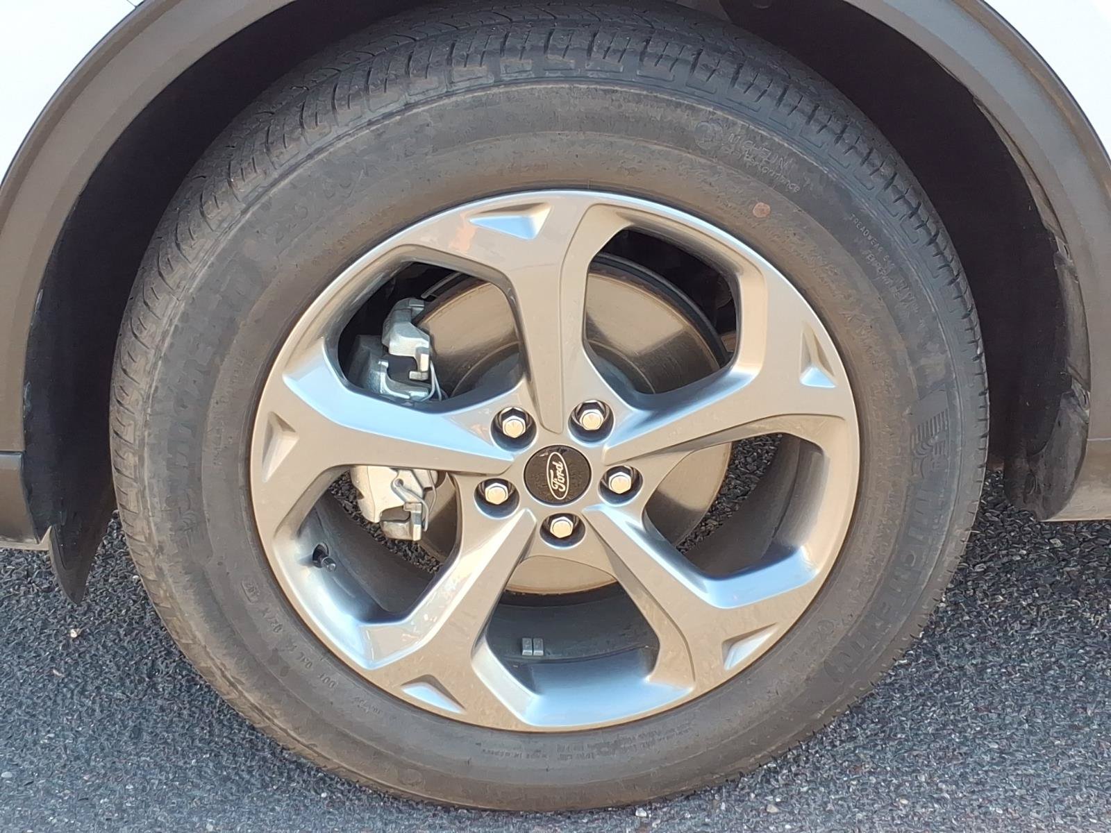 Certified 2025 Ford Escape ST-Line Select AWD/4WD image 9