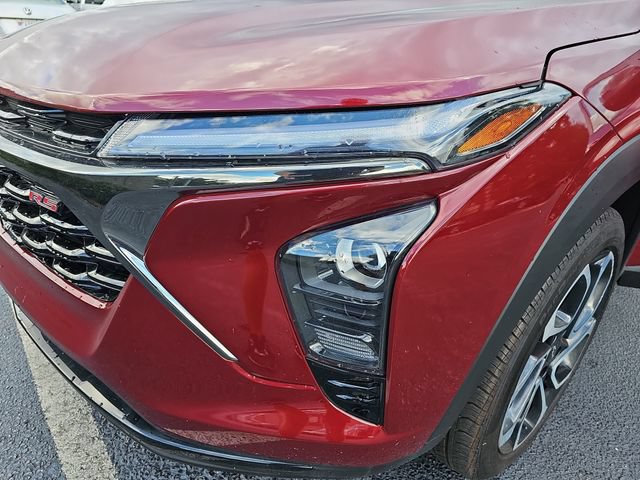 Used 2024 Chevrolet Trax RS w/ Sunroof Package FWD image 35