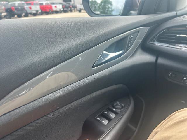 Used 2018 Buick Regal Preferred AWD/4WD image 10