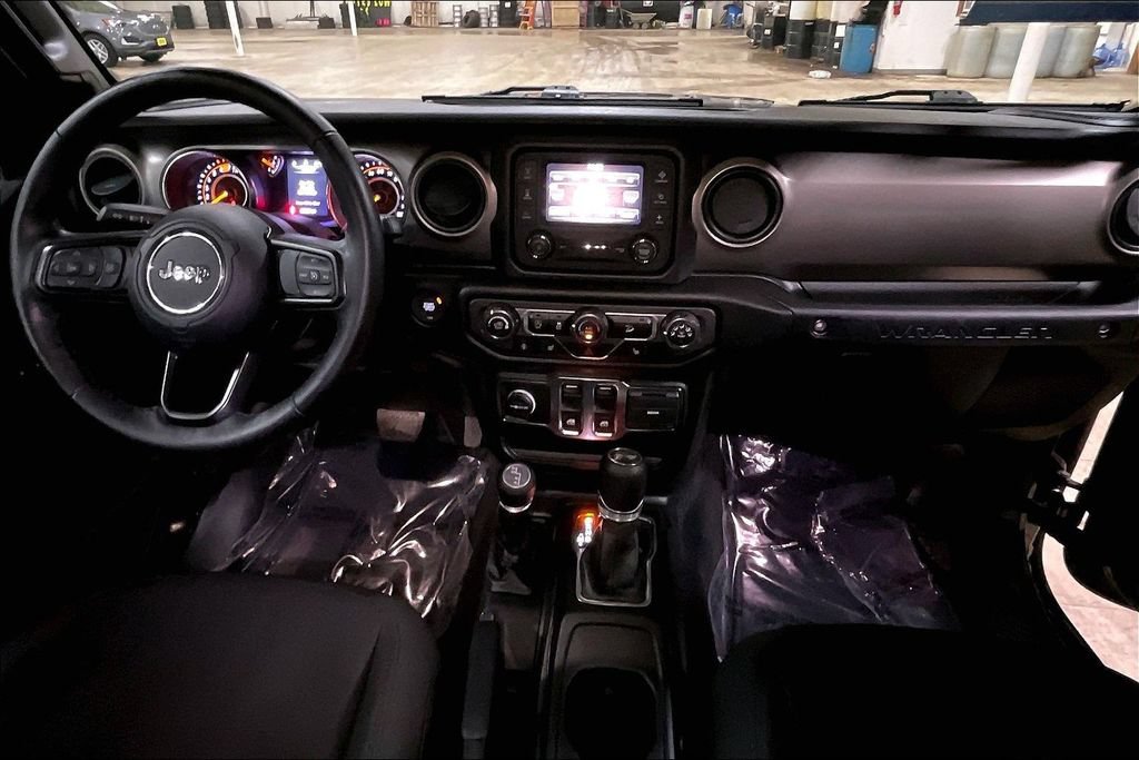 Used 2020 Jeep Wrangler Sport AWD/4WD image 14