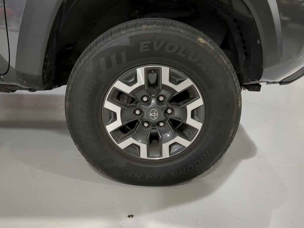 Used 2021 Toyota Tacoma TRD Off-Road AWD/4WD image 6