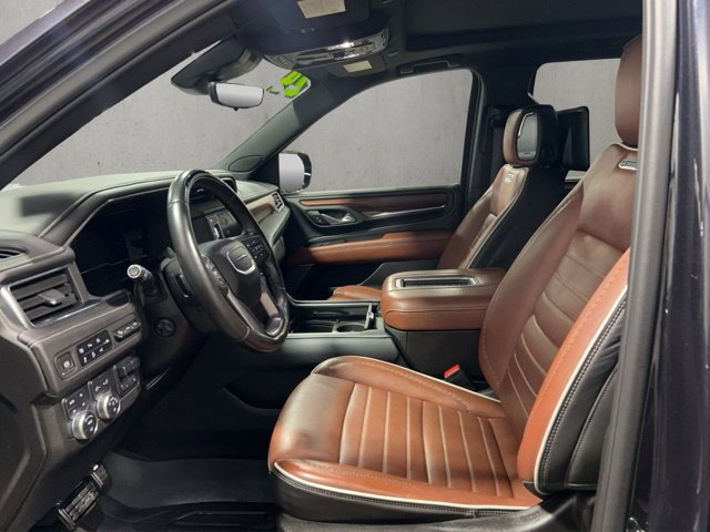 Used 2024 GMC Yukon Denali Ultimate AWD/4WD image 8