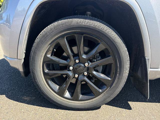 Used 2020 Jeep Grand Cherokee Altitude AWD/4WD image 14
