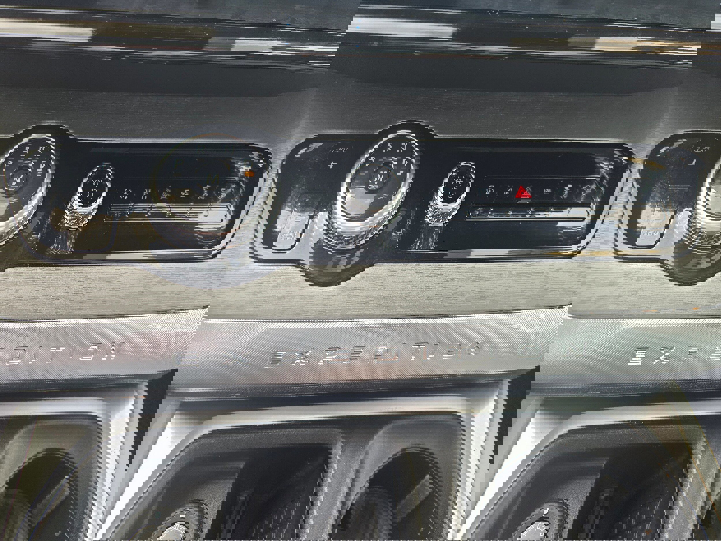 Certified 2025 Ford Expedition Platinum image 26