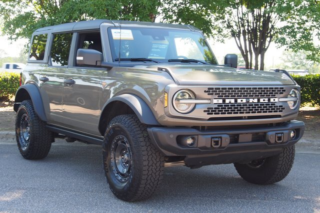 Certified 2025 Ford Bronco Badlands AWD/4WD image 1