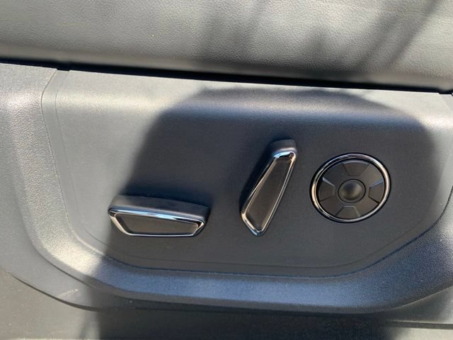 Certified 2022 Ford F350 Platinum AWD/4WD image 16