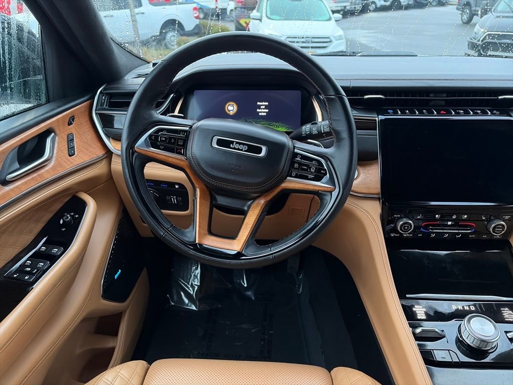 Used 2023 Jeep Grand Cherokee Summit image 8