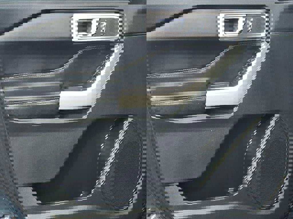 Certified 2022 Ford Explorer XLT w/ Equipment Group 202A image 22