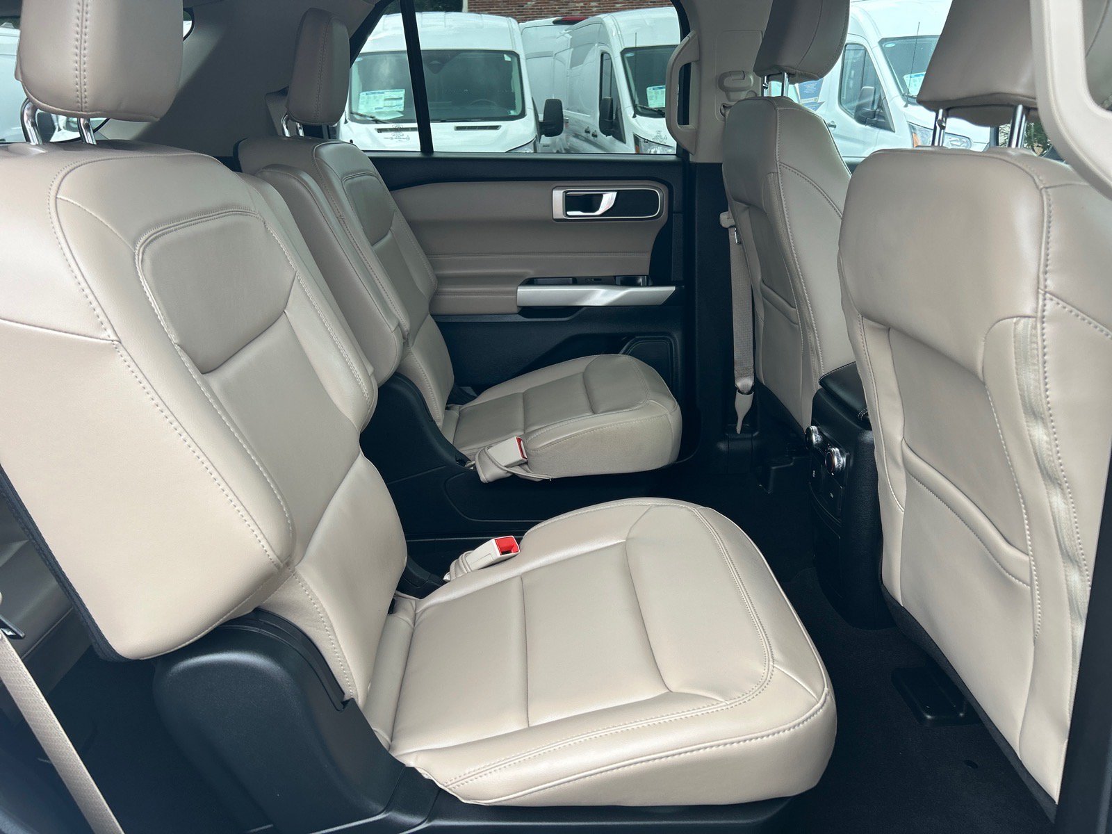 Certified 2023 Ford Explorer XLT w/ Equipment Group 202A AWD/4WD image 23