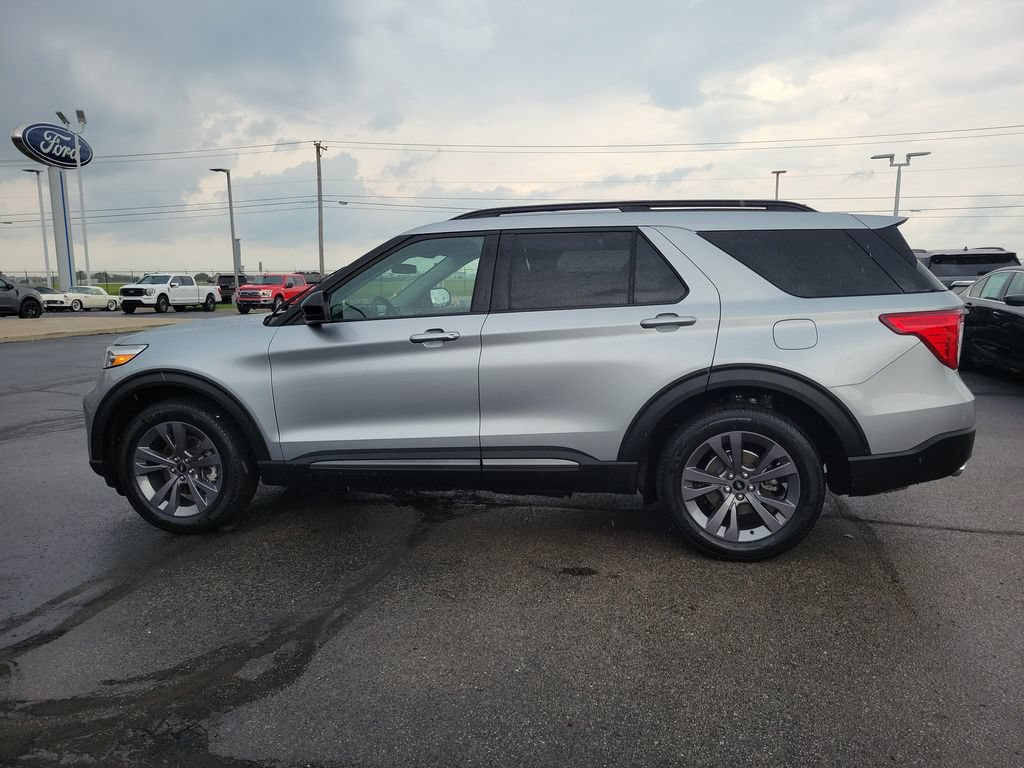 Certified 2023 Ford Explorer XLT w/ Equipment Group 202A AWD/4WD image 7