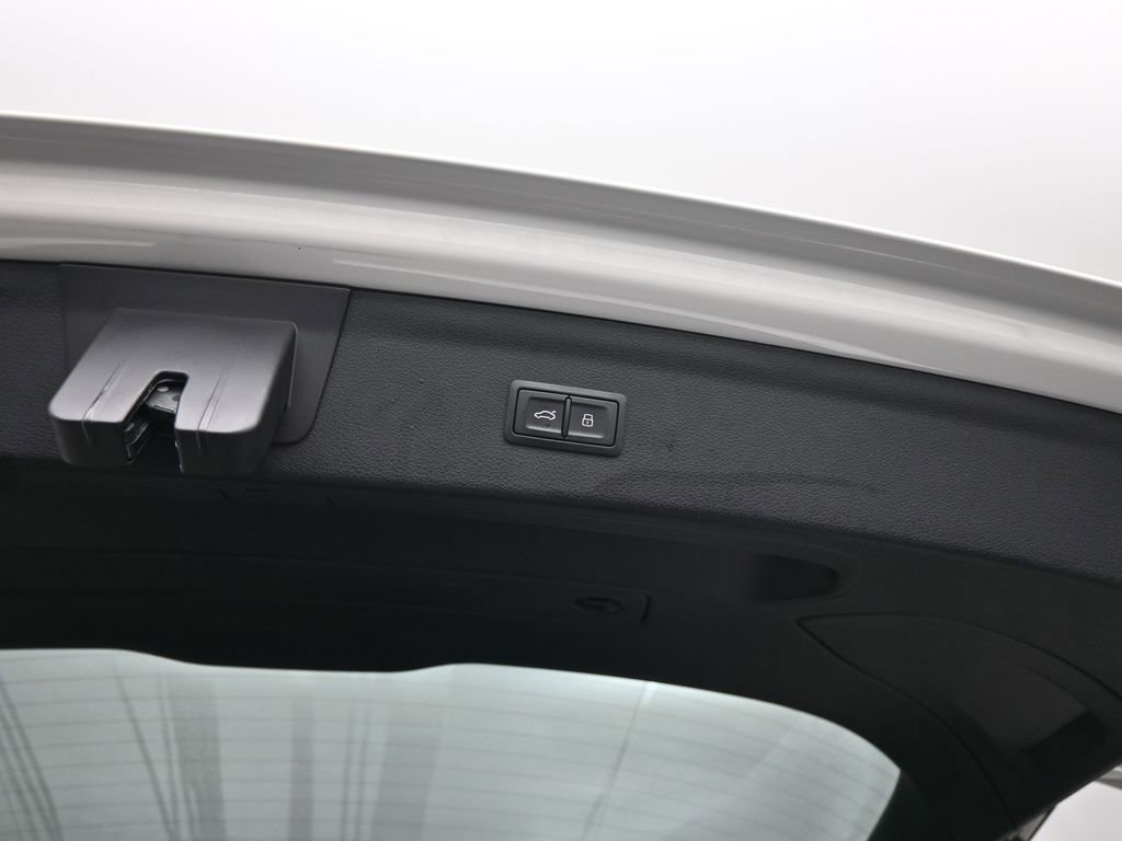 Used 2018 Audi Q3 2.0T Premium w/ Convenience Package image 22