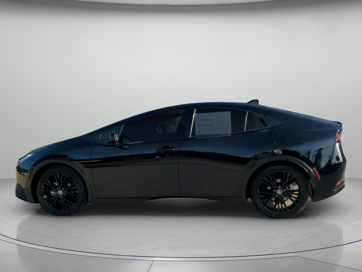 Used 2026 Toyota Prius FWD image 17