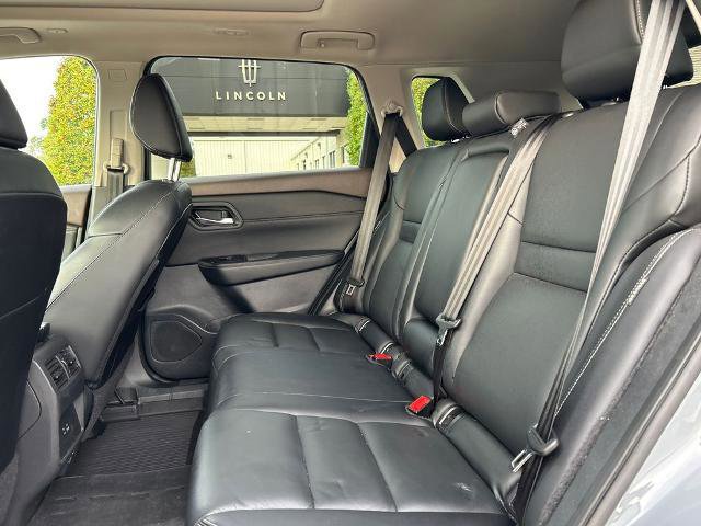 Used 2023 Nissan Rogue SL image 29