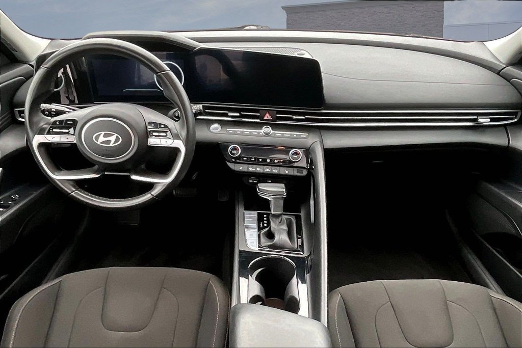 Used 2025 Hyundai Elantra SEL FWD image 7
