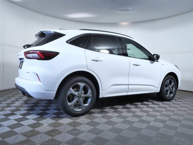 Certified 2023 Ford Escape ST-Line w/ Tech Pack #1 AWD/4WD image 6