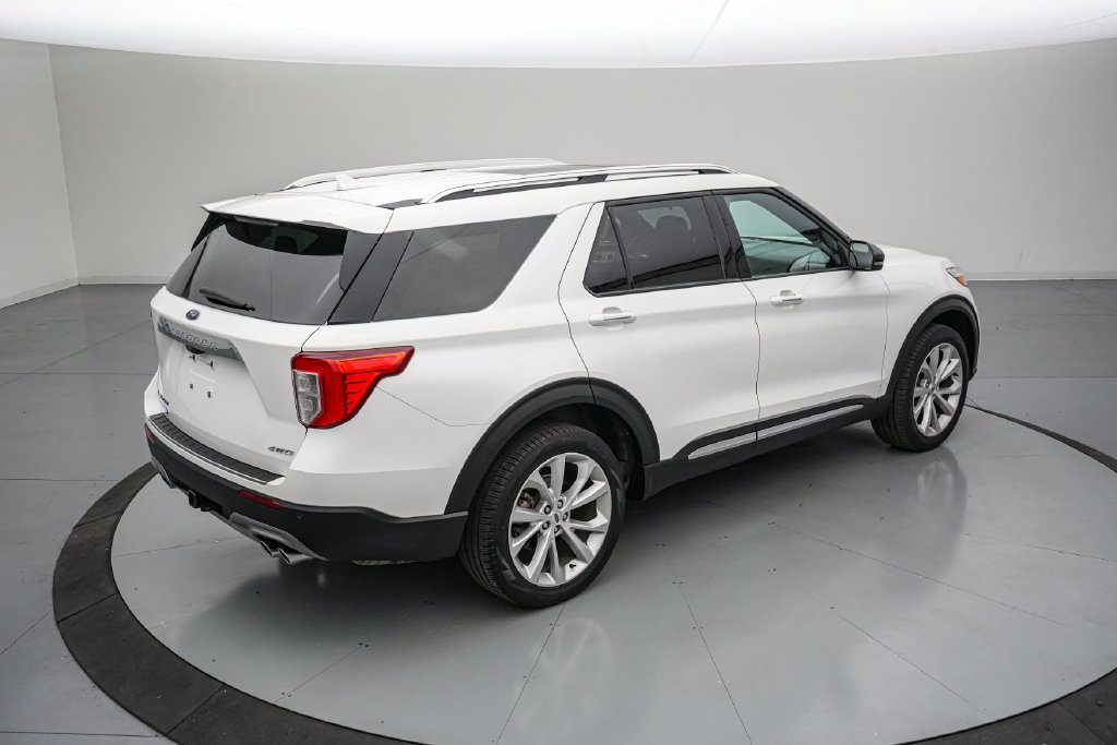 Certified 2024 Ford Explorer Platinum w/ Technology Package AWD/4WD image 4