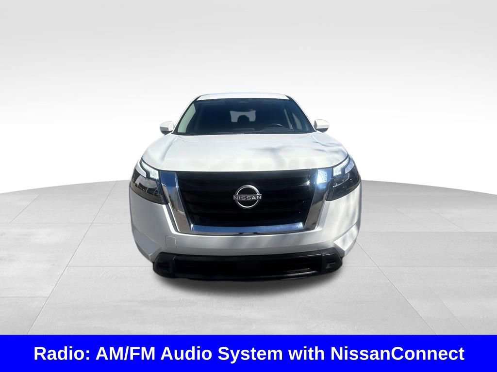 Used 2025 Nissan Pathfinder SV image 8