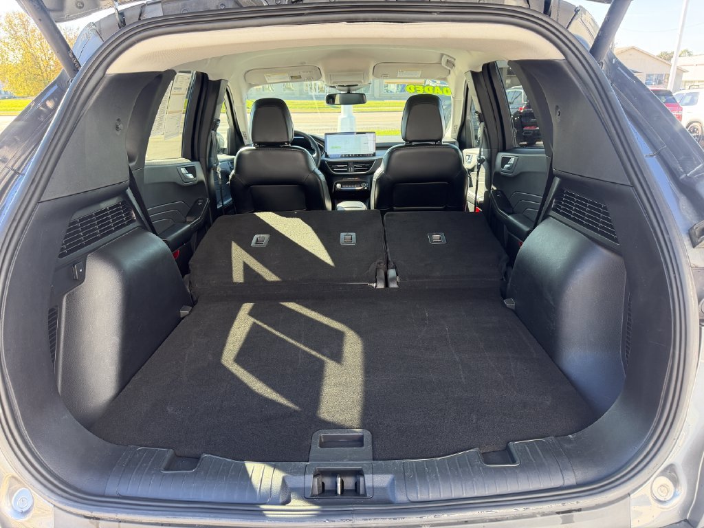 Certified 2024 Ford Escape Platinum AWD/4WD image 26