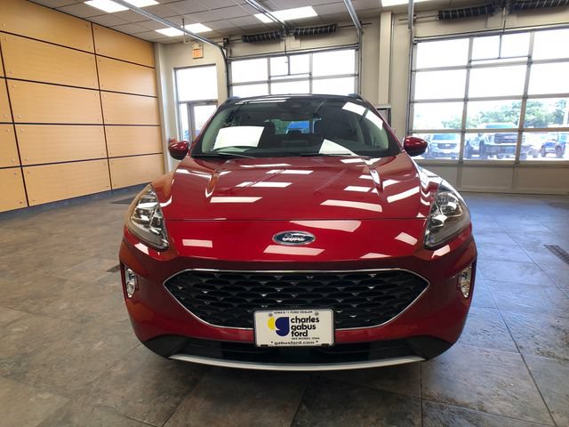 Certified 2022 Ford Escape Titanium AWD/4WD image 2