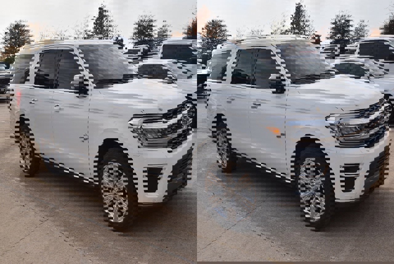 Certified 2023 Ford Expedition Max King Ranch image 4
