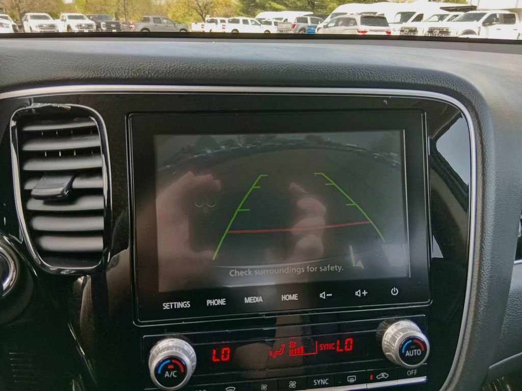Used 2020 Mitsubishi Outlander SE AWD/4WD image 22