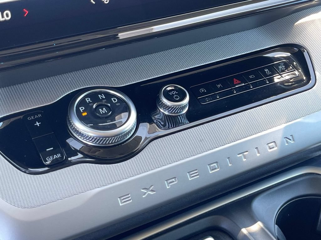 Certified 2025 Ford Expedition Active RWD image 30