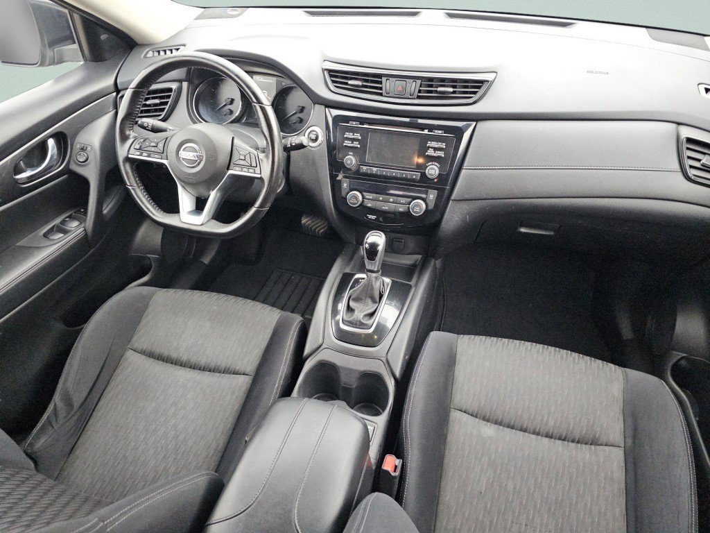Used 2017 Nissan Rogue SV image 19