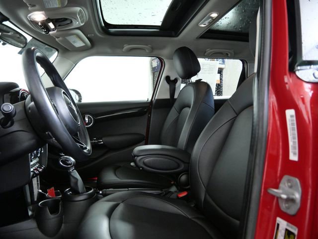 Used 2019 MINI Cooper 4-Door Hardtop image 17