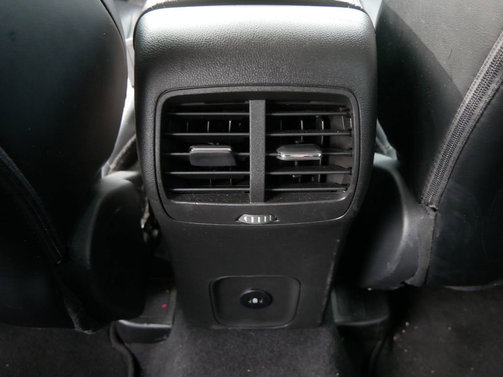 Certified 2024 Ford Escape Platinum AWD/4WD image 18
