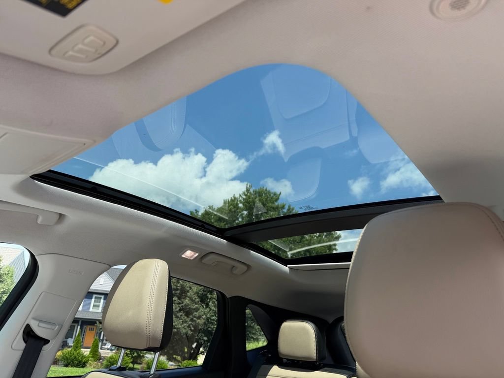 Certified 2022 Ford Escape Titanium AWD/4WD image 14