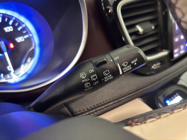 Used 2019 Chrysler Pacifica Limited image 22