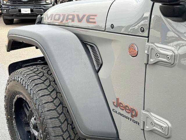 Used 2022 Jeep Gladiator Mojave AWD/4WD image 21
