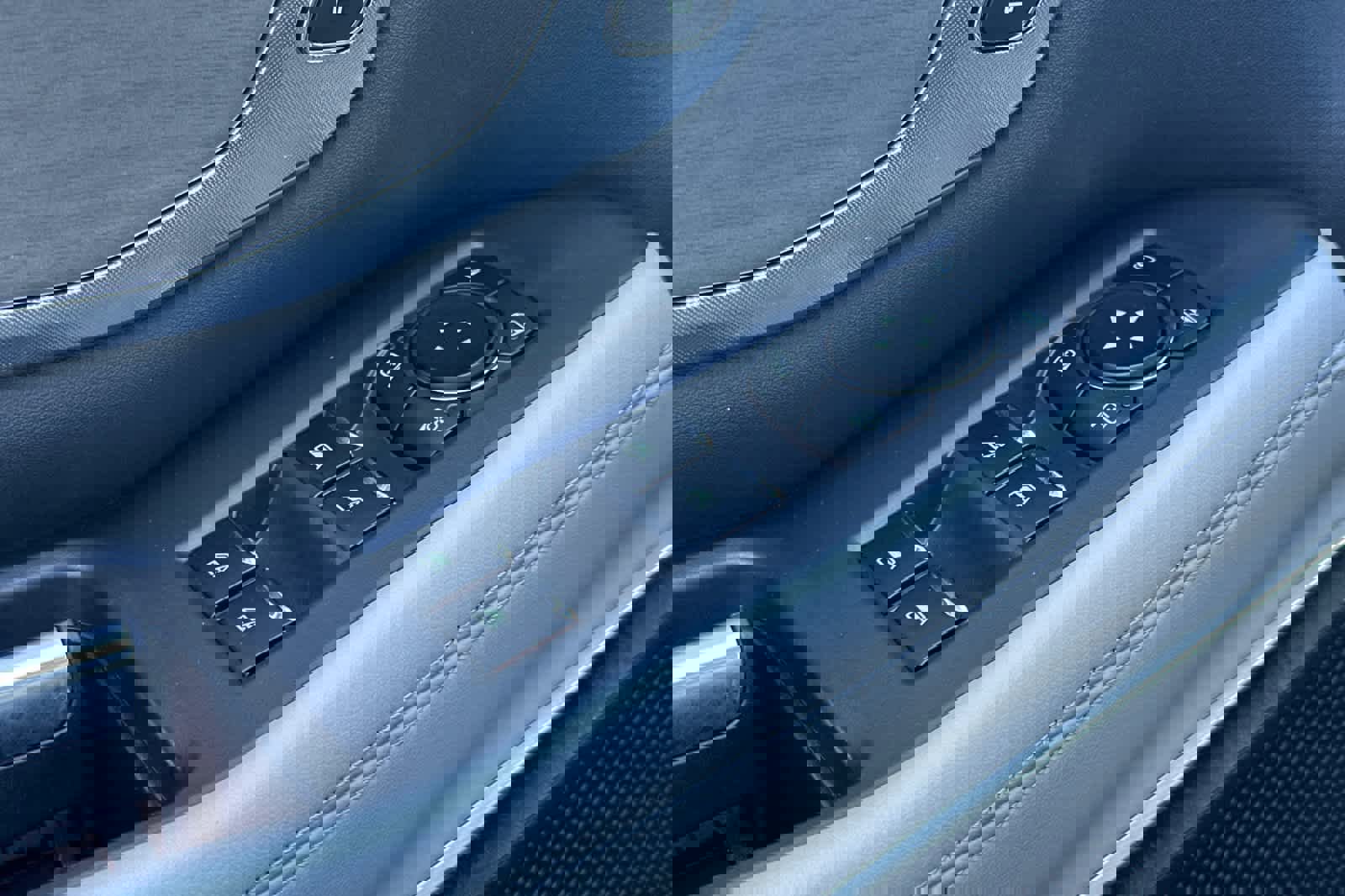 Certified 2025 Ford Expedition Platinum image 13