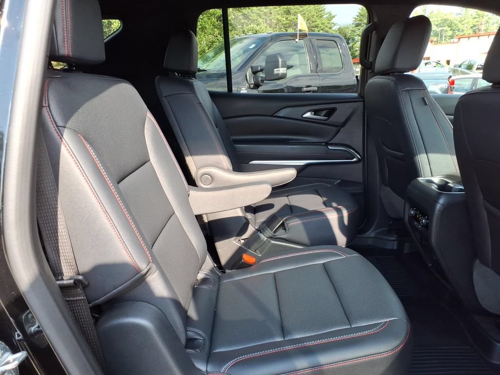 Used 2024 Chevrolet Traverse Z71 AWD/4WD image 11