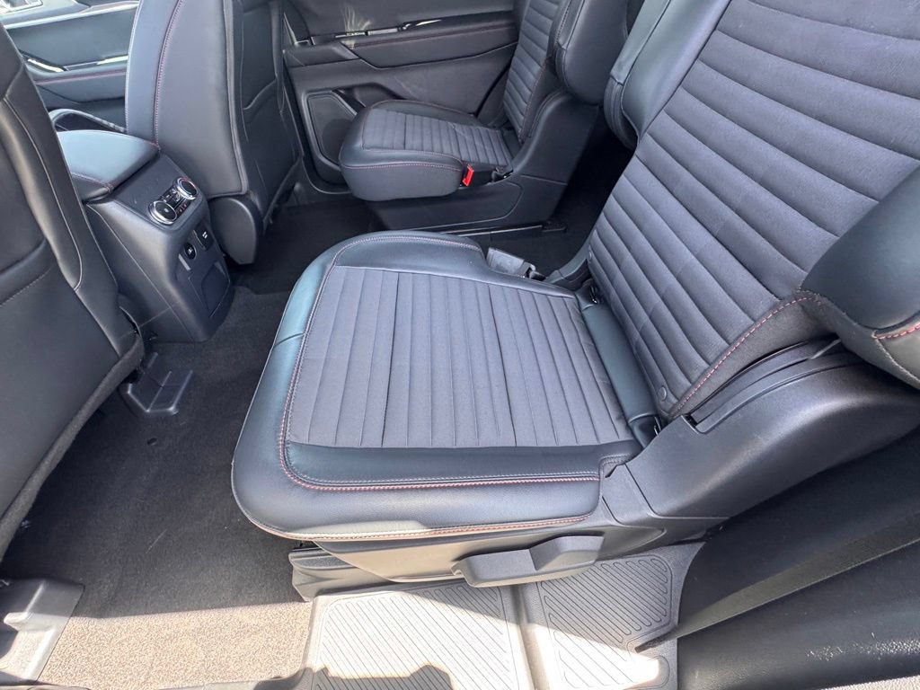 Certified 2025 Ford Explorer ST-Line w/ Premium Package RWD image 30