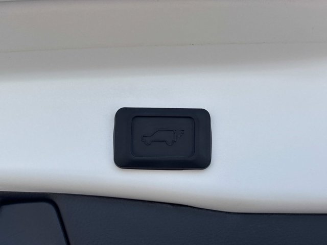 Used 2025 Toyota RAV4 XSE AWD/4WD image 11